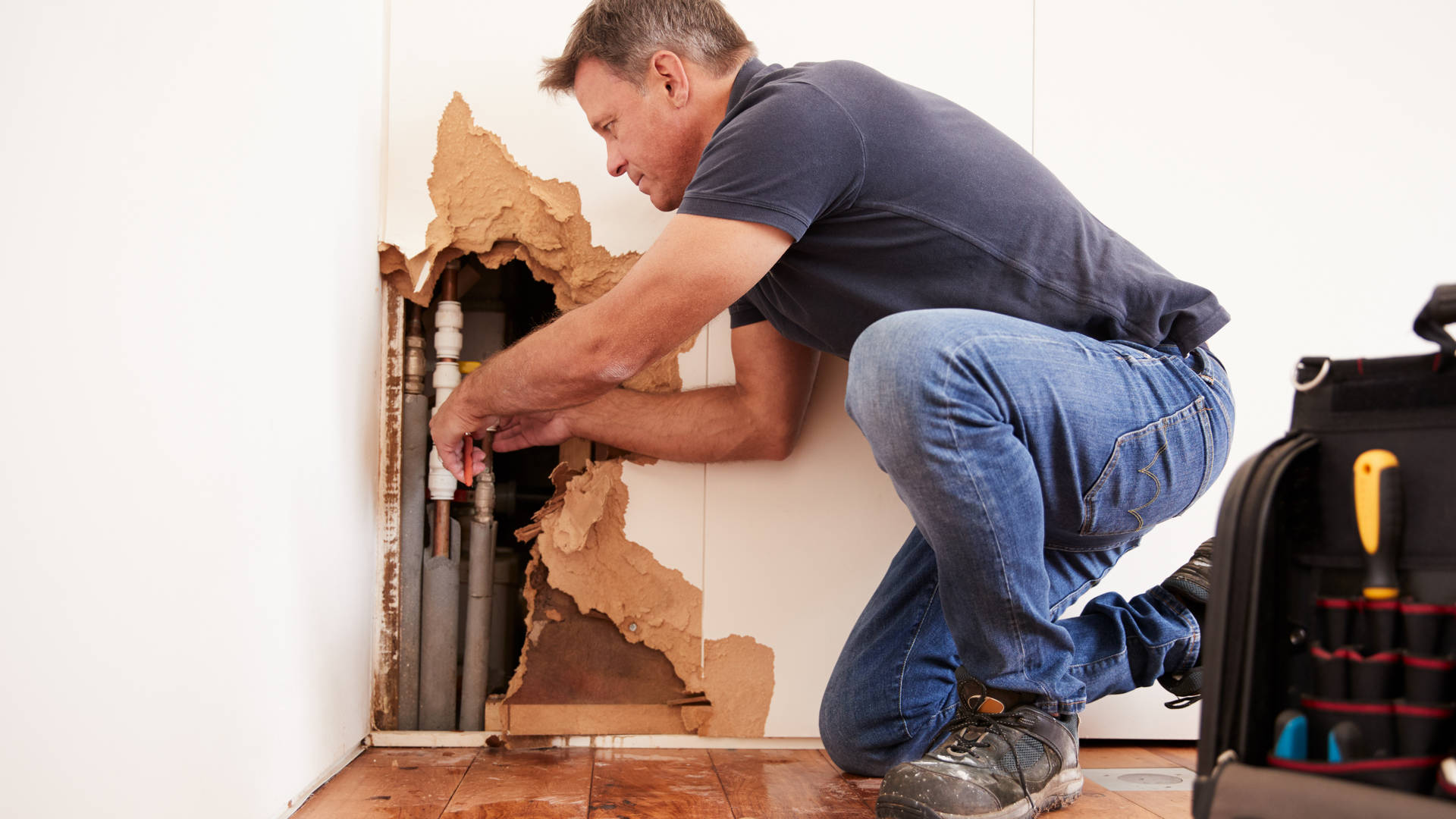 What to Do in a Plumbing Emergency